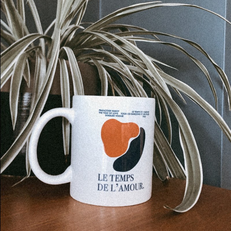 Thumbnail of Le temps de l'amour french Inspired Retro Ceramic Mug image