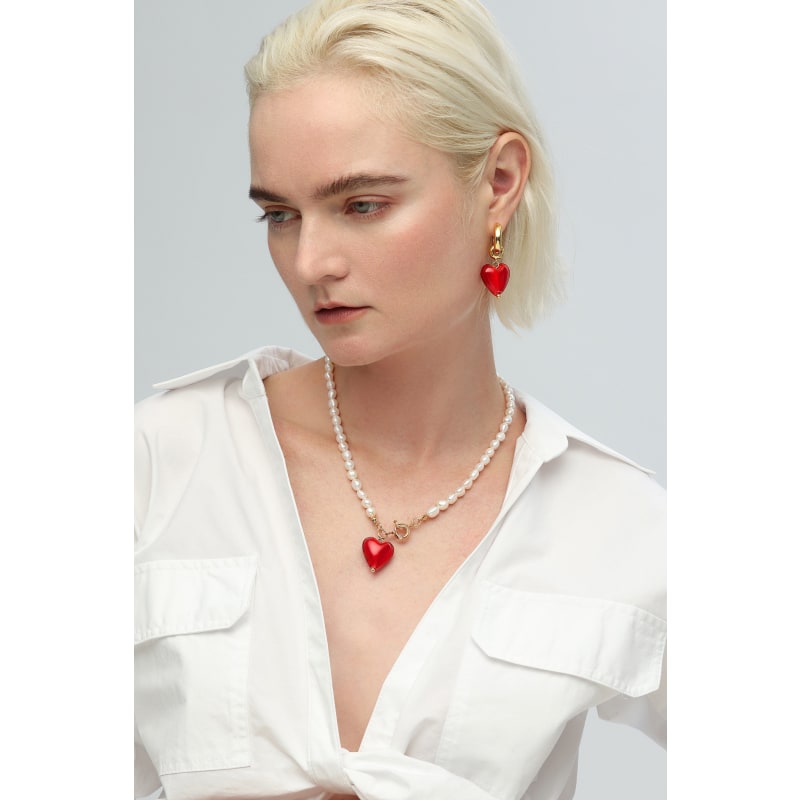 Red pearls necklace store