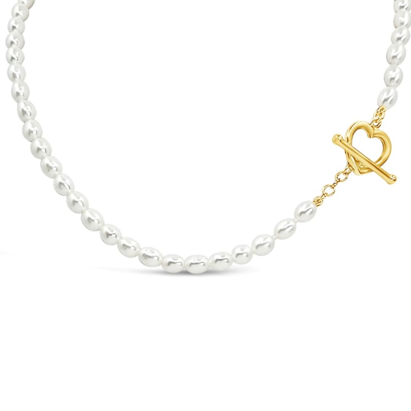 Pearl necklace with toggle clasp top