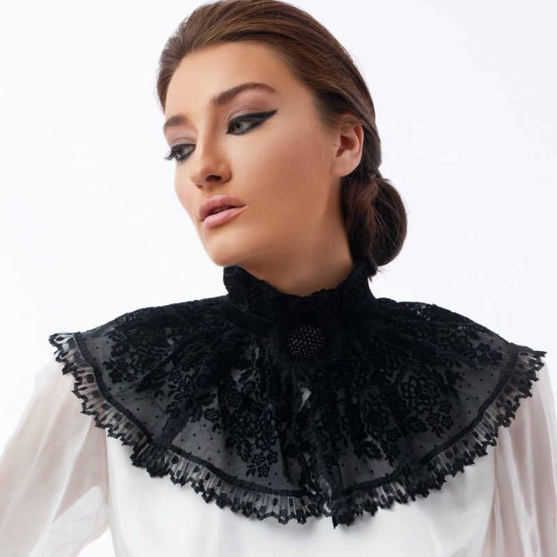 Thumbnail of Elizabeth Oversized Collar image