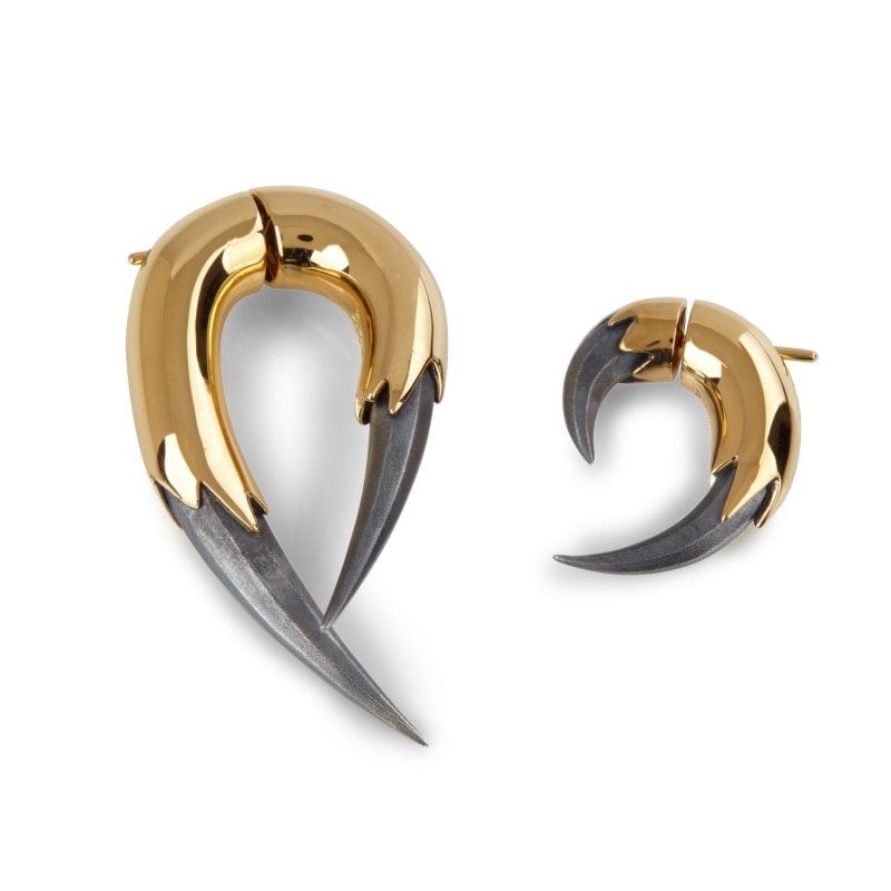 Gold claw earrings store