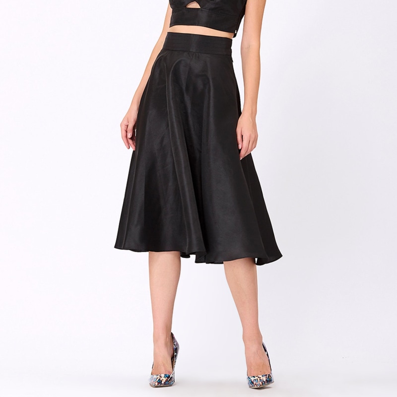 Long black taffeta skirt deals