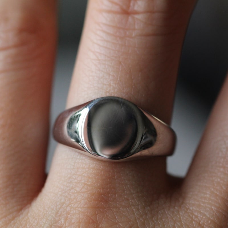 Gold and silver signet ring top