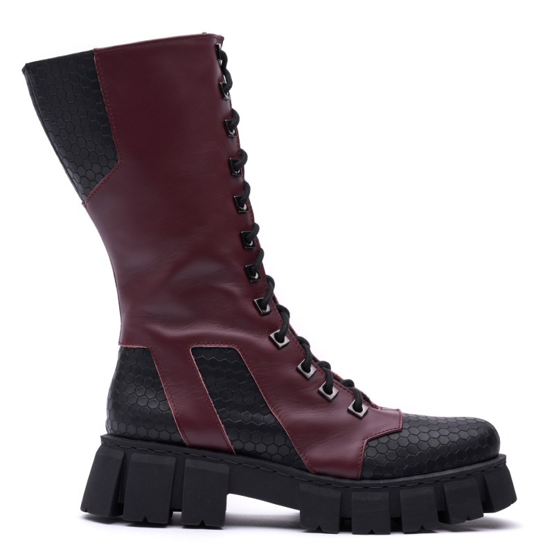 Black combat boots with red laces hotsell