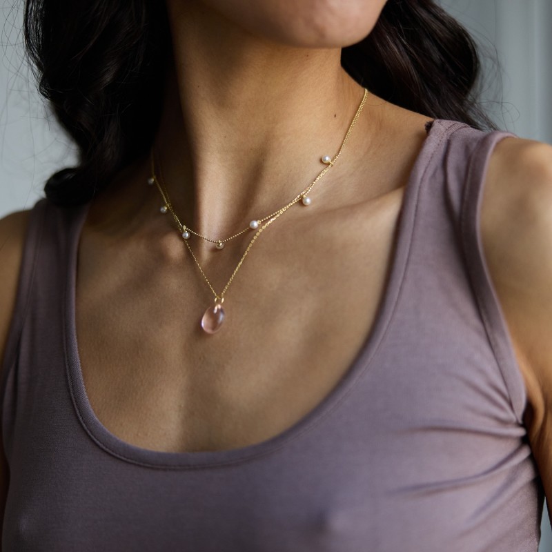 Laura Gold Chain With Tiny White Pearls by Amadeus