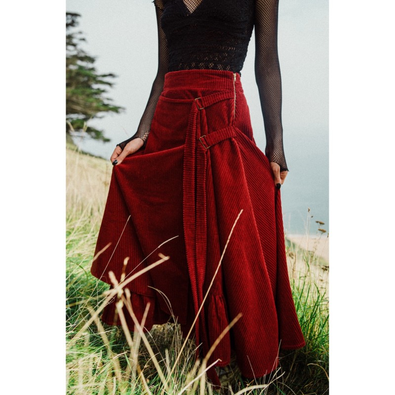 Red sponeed myth long skirt