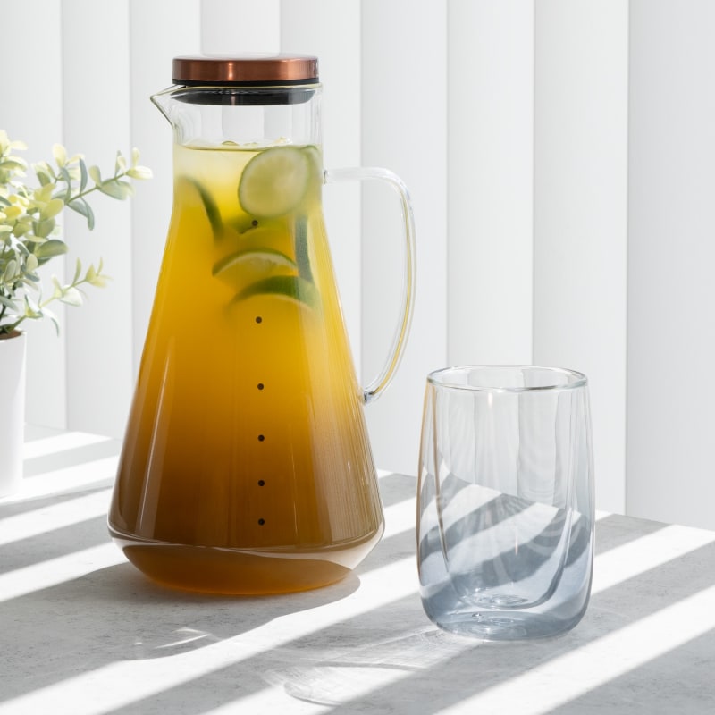 Glass Infusion Pitcher With Built In Strainer