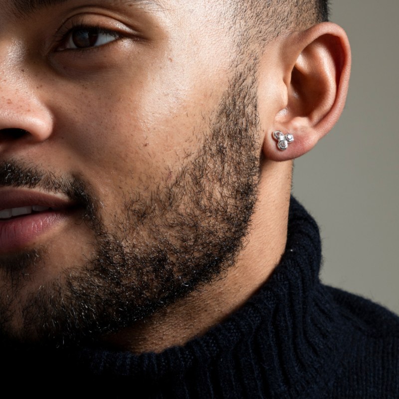 Men's single ear studs top