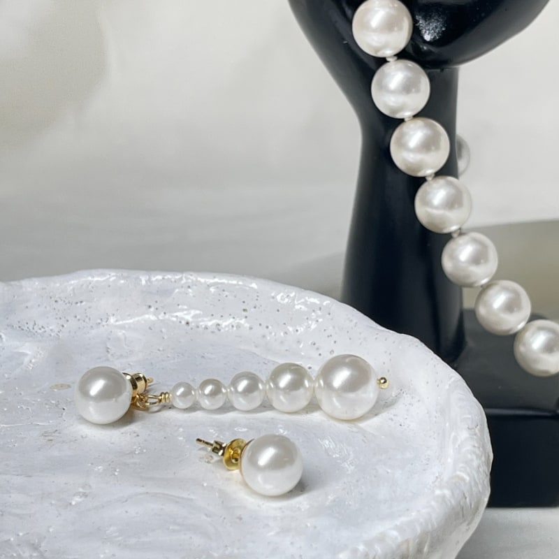 Heartfelt Pearl String Earrings, Ninemoo