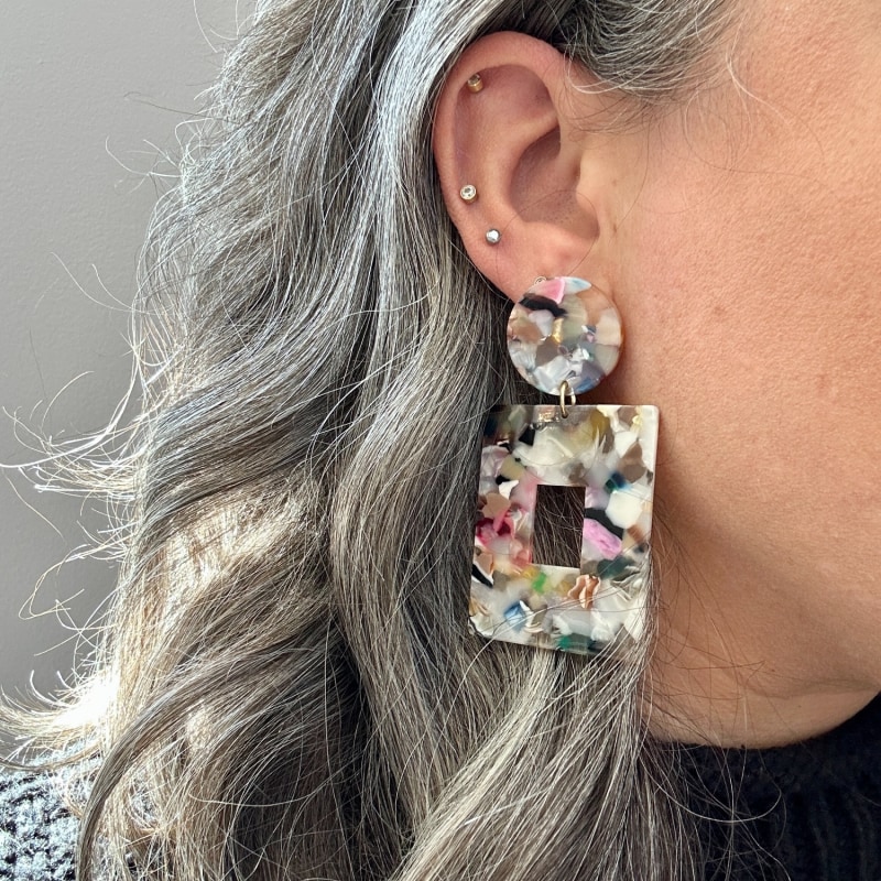 Multicolor drop earrings top