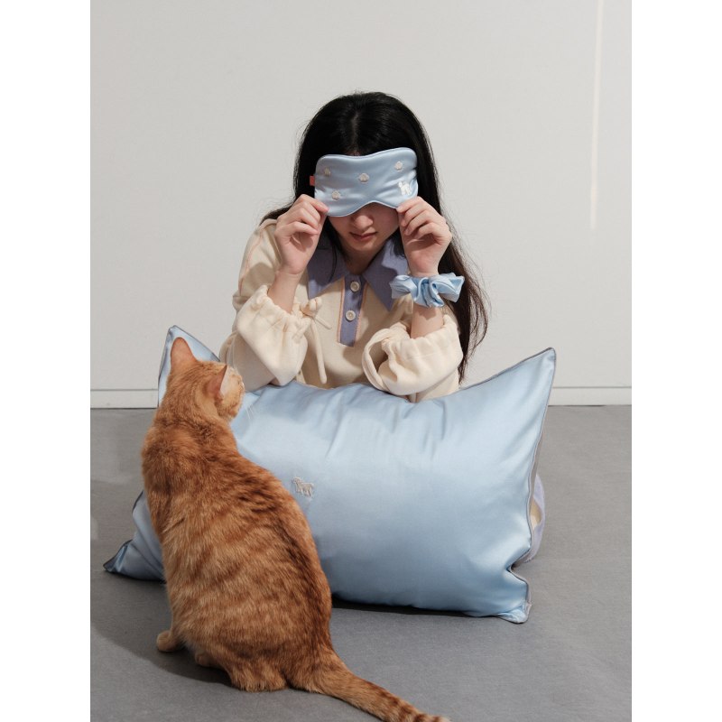 Thumbnail of Pan Pan 2 Piece Silk Gift Set - Silk Pillowcase & Silk Sleep Eye Mask image