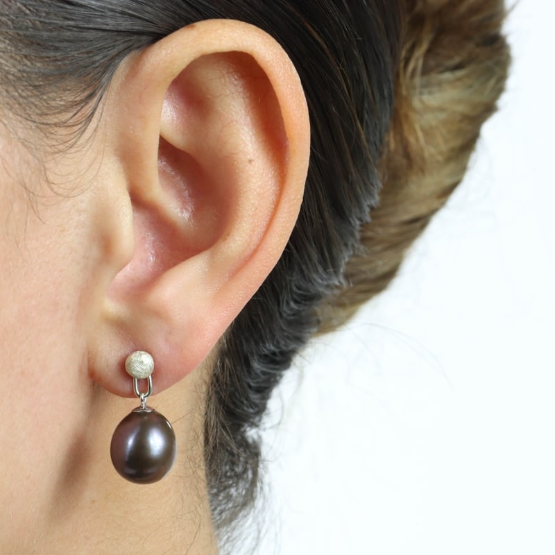 Thumbnail of Pearl Drop Detachable White Gold Earrings In Peacock Colouring image