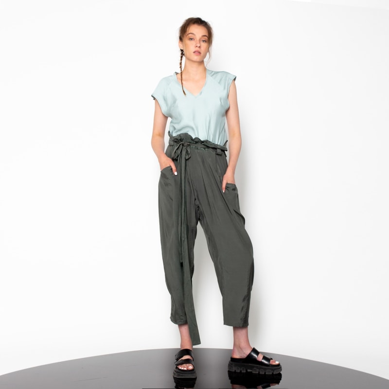 Pegged pants hotsell