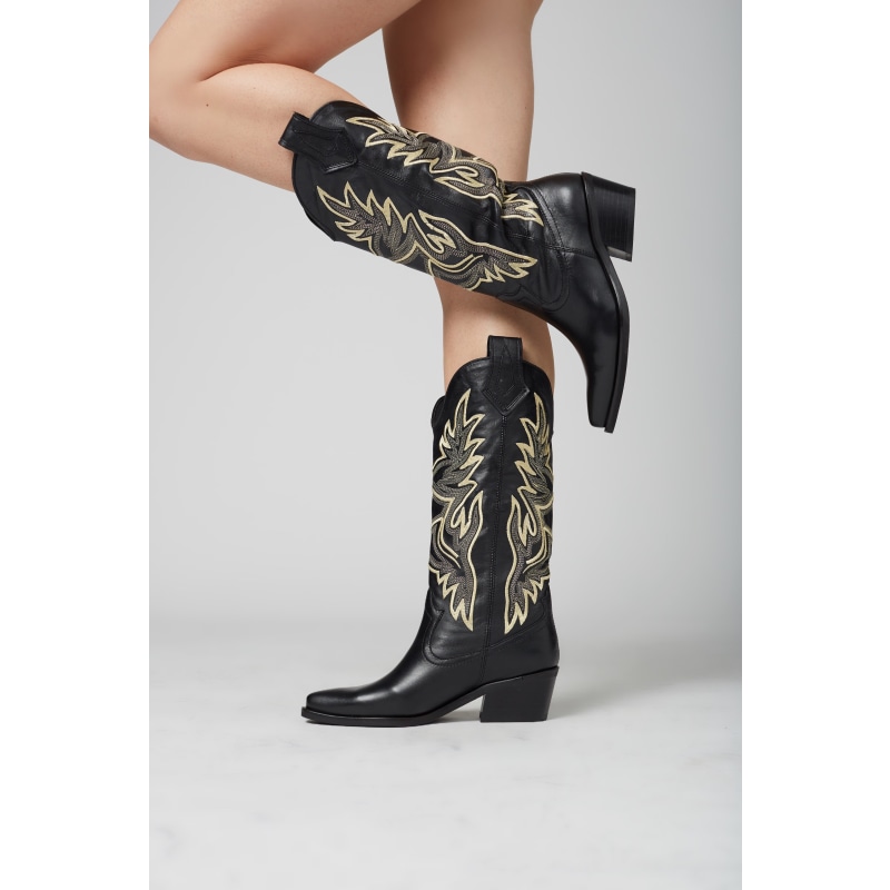 Thumbnail of Dramen Western Cowboy Boots In Black Leather image