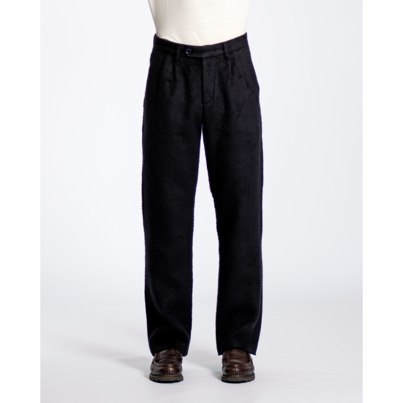 pleated trouser