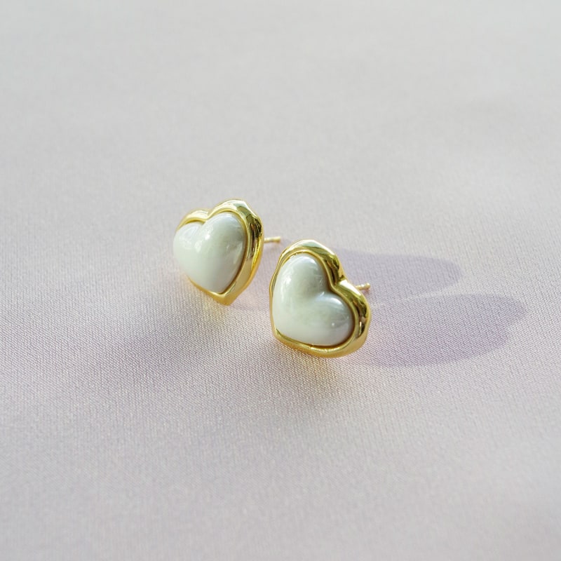 Thumbnail of Porcelain Pearly White Heart Stud Earrings image