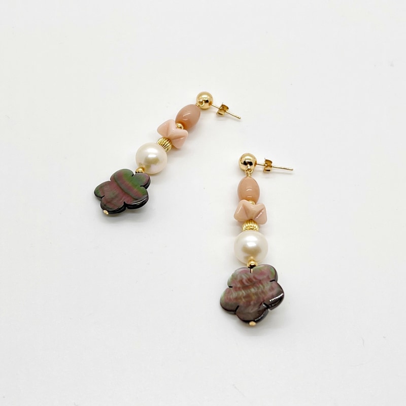 Thumbnail of Tahitian Flower Earrings image