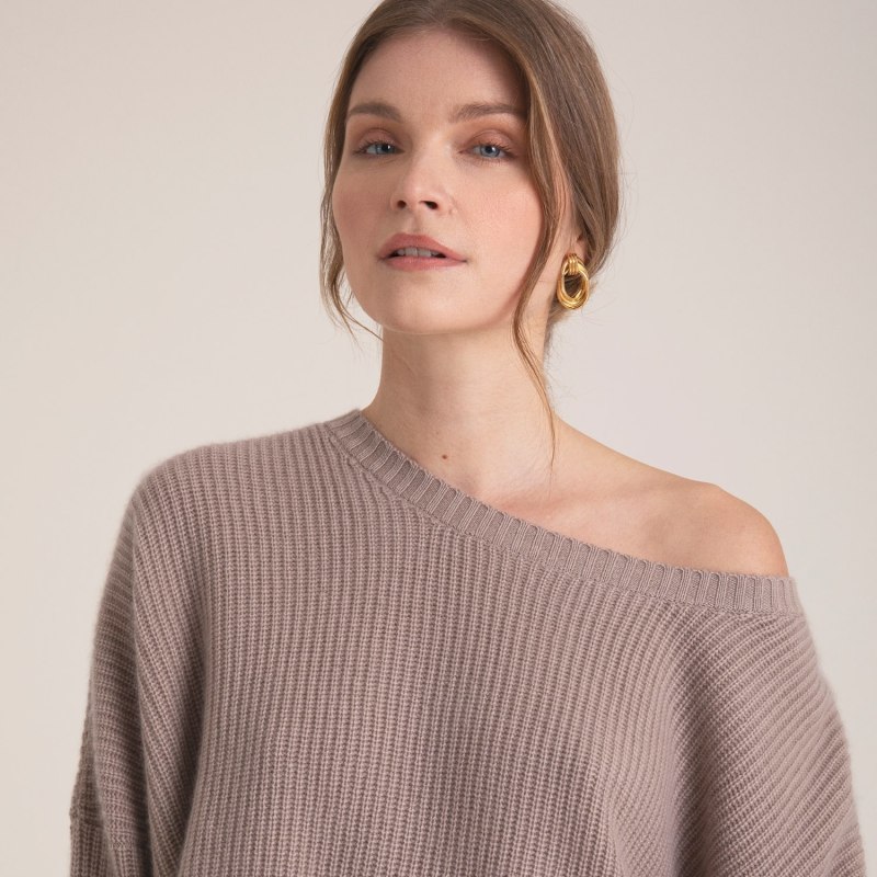 Thumbnail of Wren Rib Cashmere Sweater In Latte image