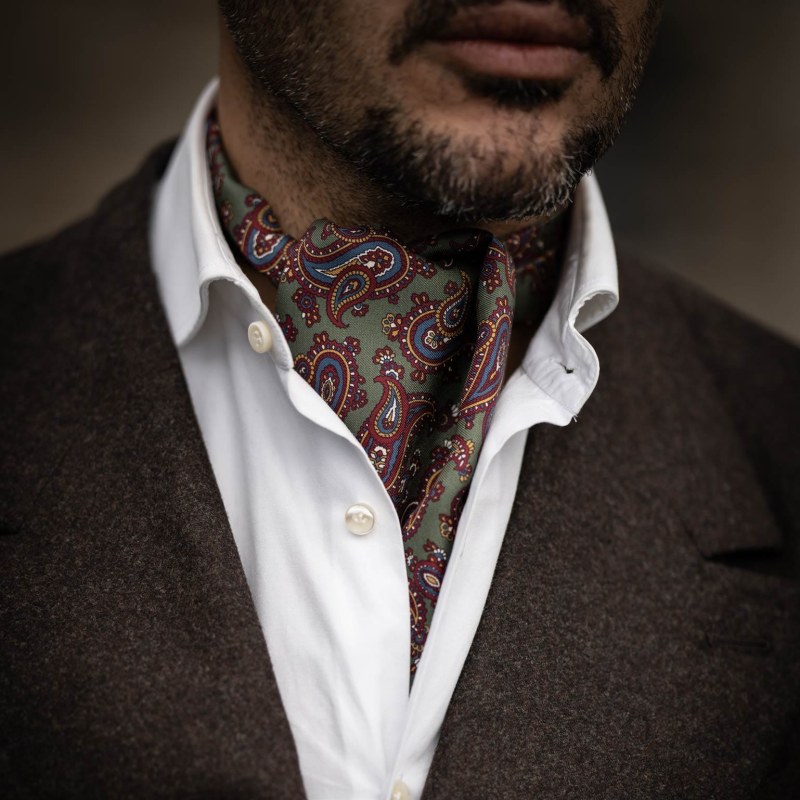 A Gentleman's Guide to Wearing a Cravat or an Ascot