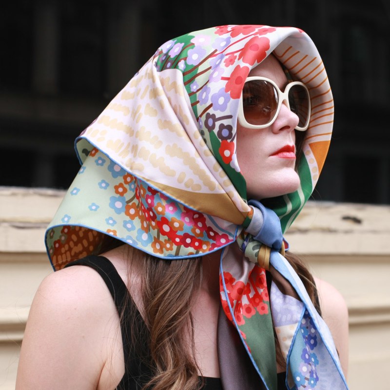 DOUBLE SIDED SCARF GIRL IN THE GARDEN