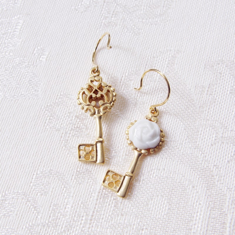 Thumbnail of Porcelain Camellia Golden Key Earrings image