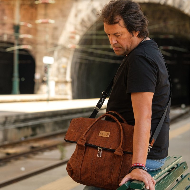 Messenger bag best sale vegan