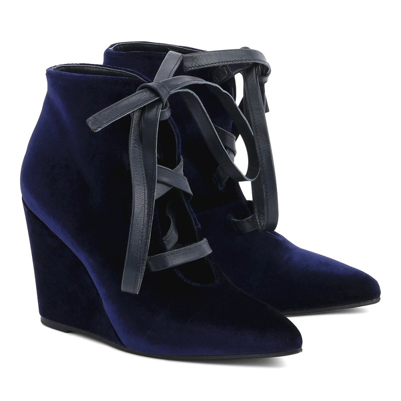 Velvet wedges 2025