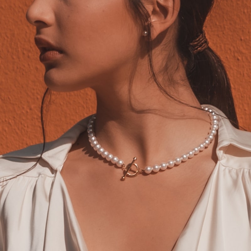 New store pearl necklace