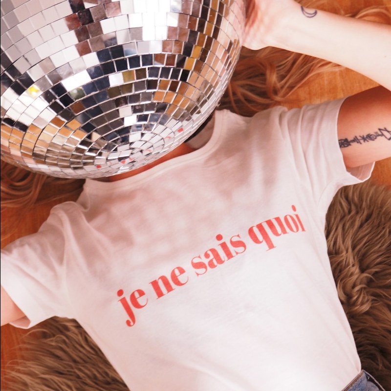 Thumbnail of Je Ne Sais Quoi Retro Slogan T-Shirt image