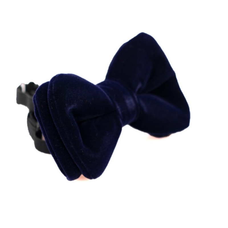 Thumbnail of Velvet Pretied Bow Tie – Navy image