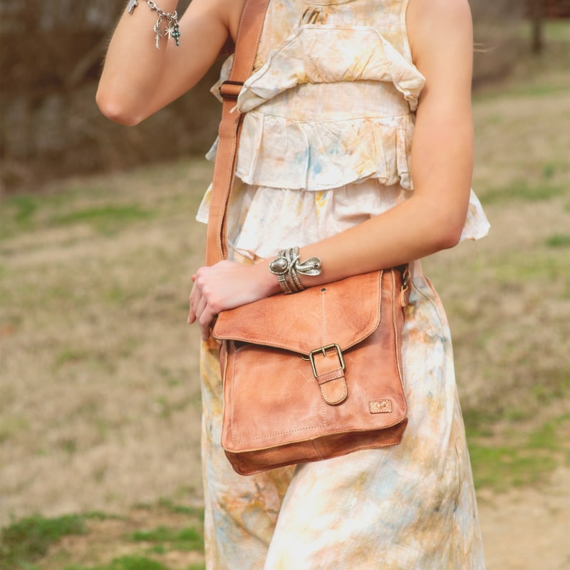 Venice Beach Tan Rustic Bed Stu Wolf & Badger