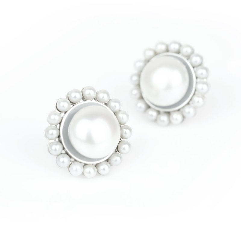 Thumbnail of Classic Sunflower Pearl Earrings image