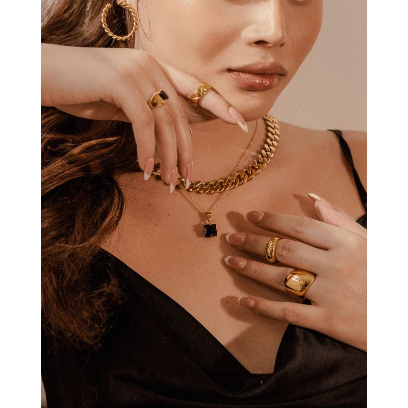 Kamaria Square Black Stone Necklace VIEA Wolf Badger