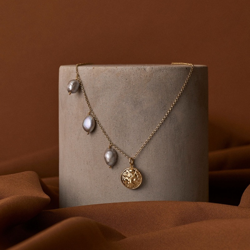 Thumbnail of The Lion Gold-Plated Pearl Necklace image