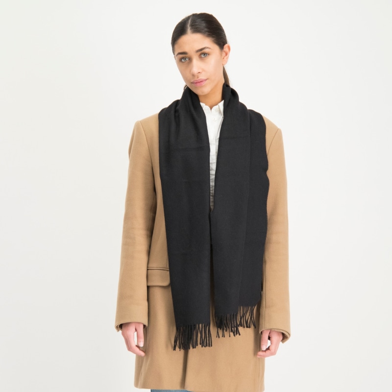 Baby Alpaca Wool Scarf Black Alpaca Loca Wolf Badger