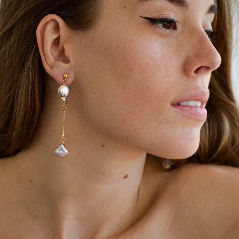 Thumbnail of Effervescent Baroque Freshwater Pearl Gold Drop Statement Earrings image