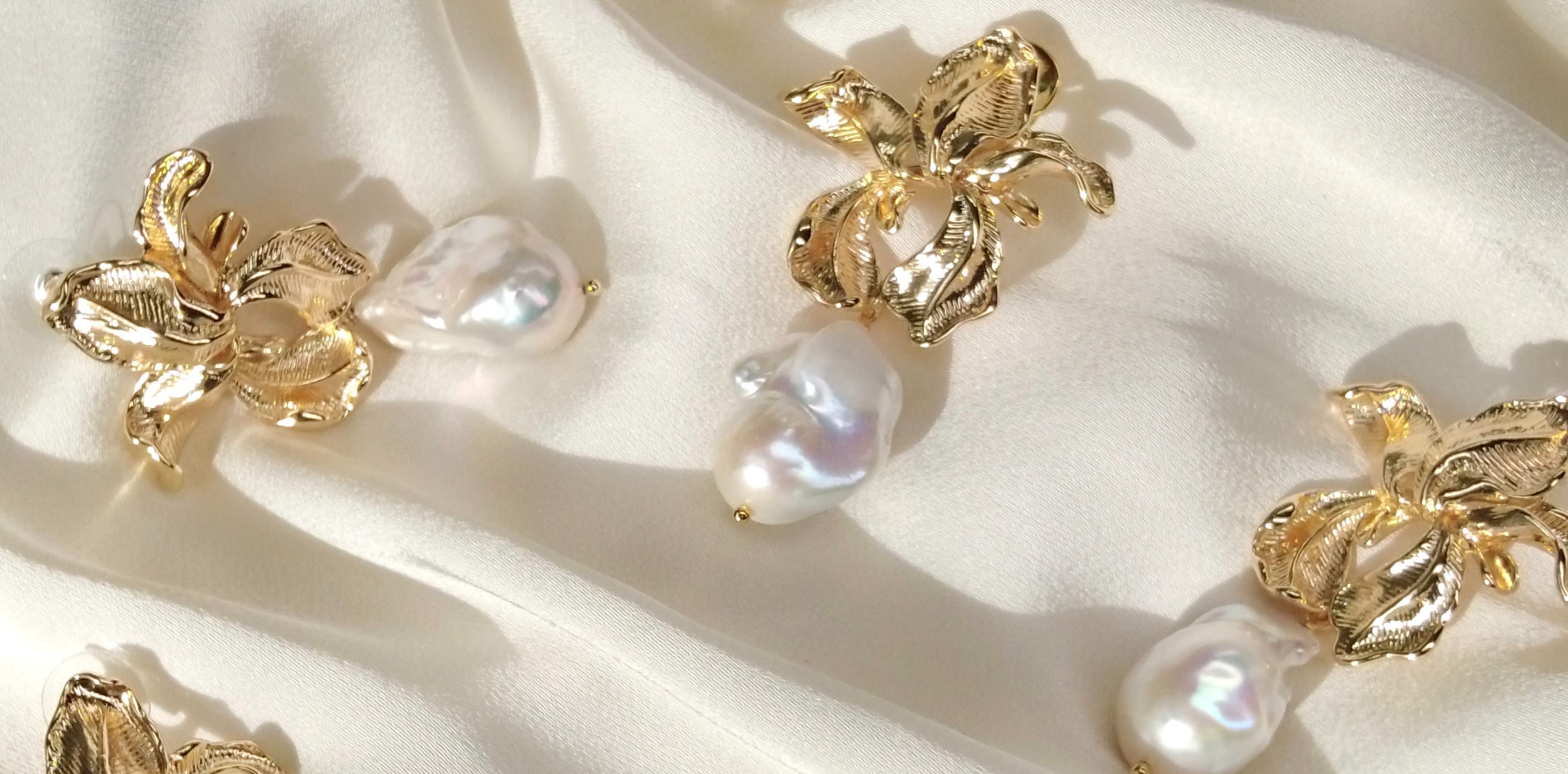 Moxidress Blooming luxury Inspiring Elegance Flower Crystal Brooch