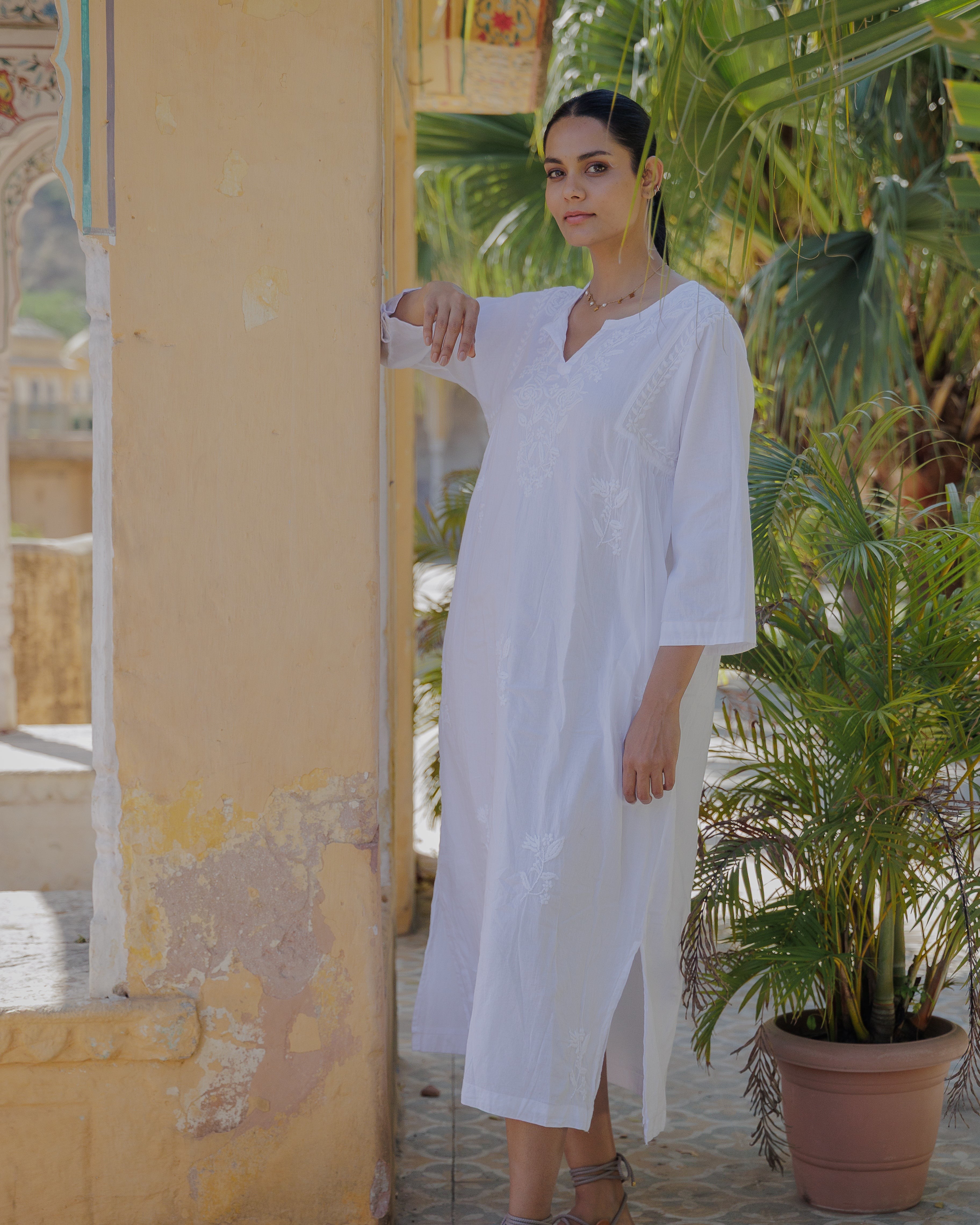 Women's Chikankari-Embroidered Kaftan In Jasmine White | S/M | Dilli Grey
