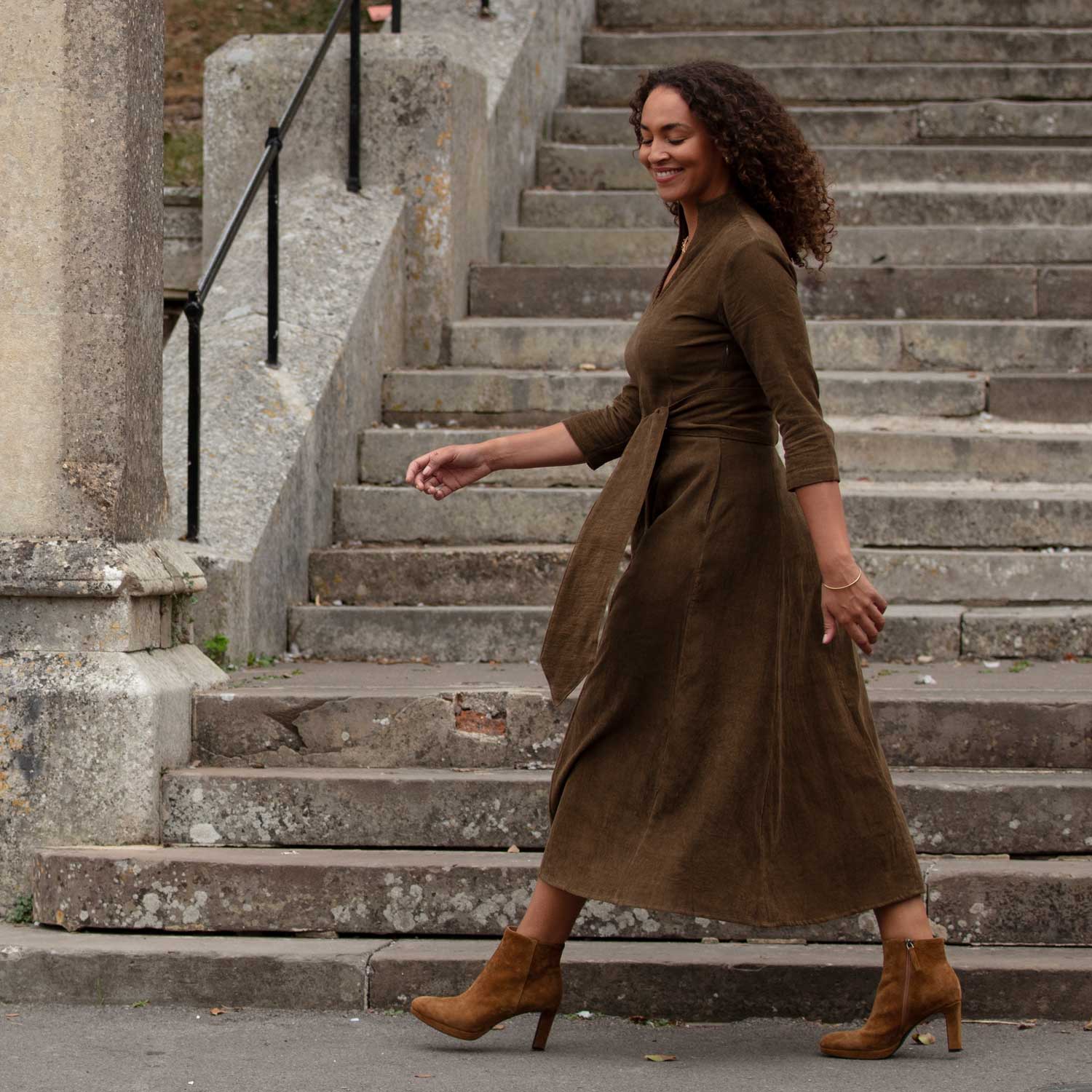 ワンピース House on the Hill Corduroy Dress chelsea-corduroy-midi-dress-in