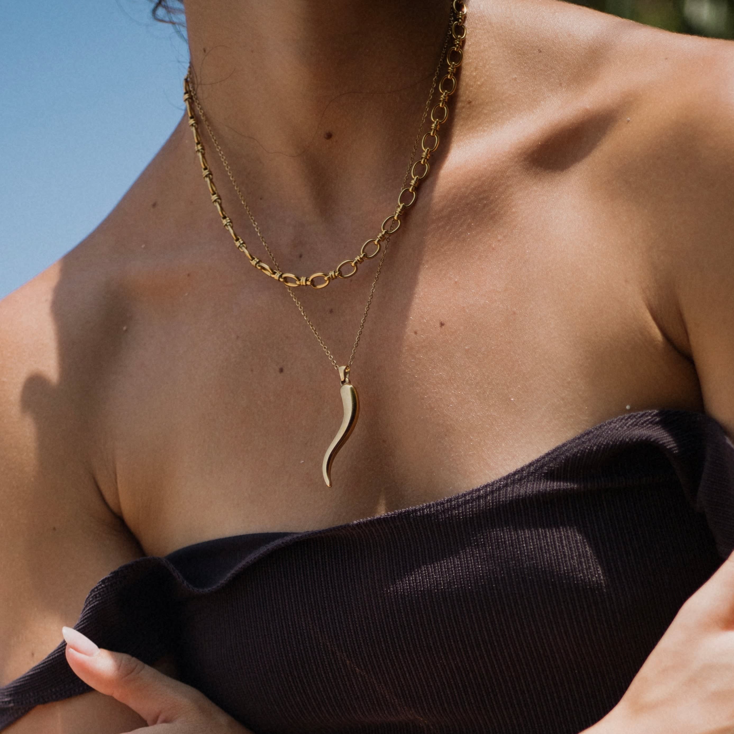 Grande Lucky Italian Horn Necklace by MG Jewelry