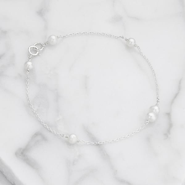 Lily & Roo Sterling Silver Six Pearl Bracelet In Pearl