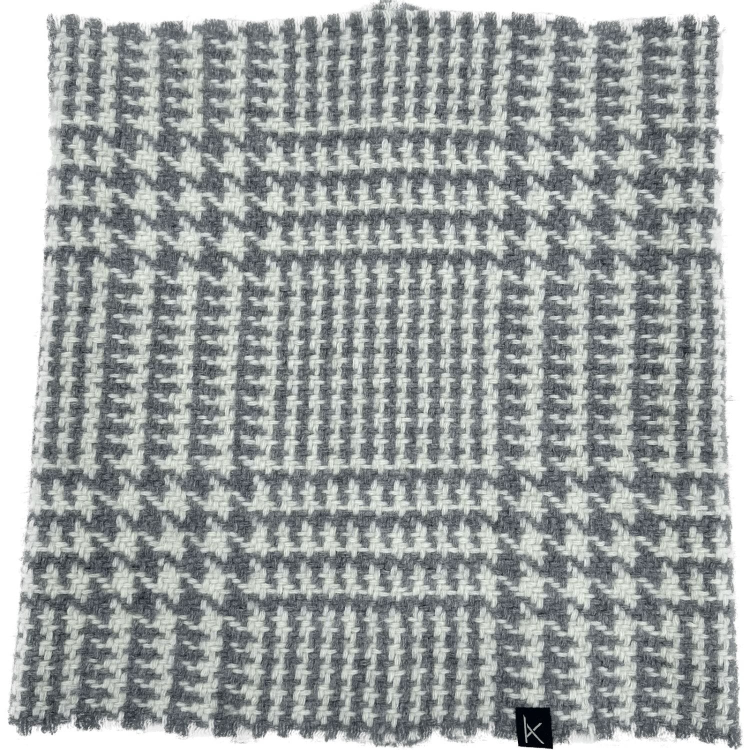 Women’s Deluxe Grey Glen Check Cashmere Snood Kinalba