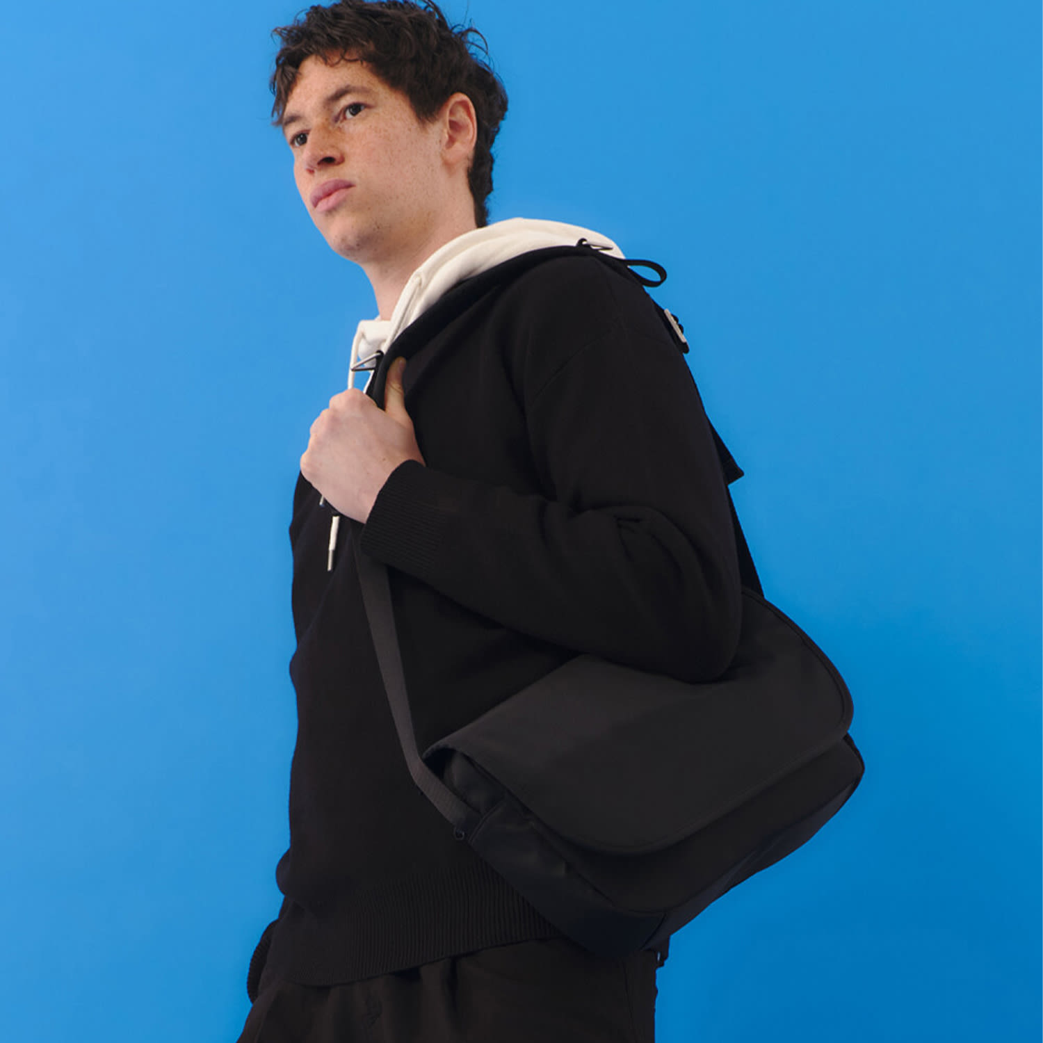ショルダーバッグ・ポシェット HAHARCHIVE Round flap cross bag black Round Flap Crossbody Bag - Black | HAH ARCHIVE | Wolf & Badger