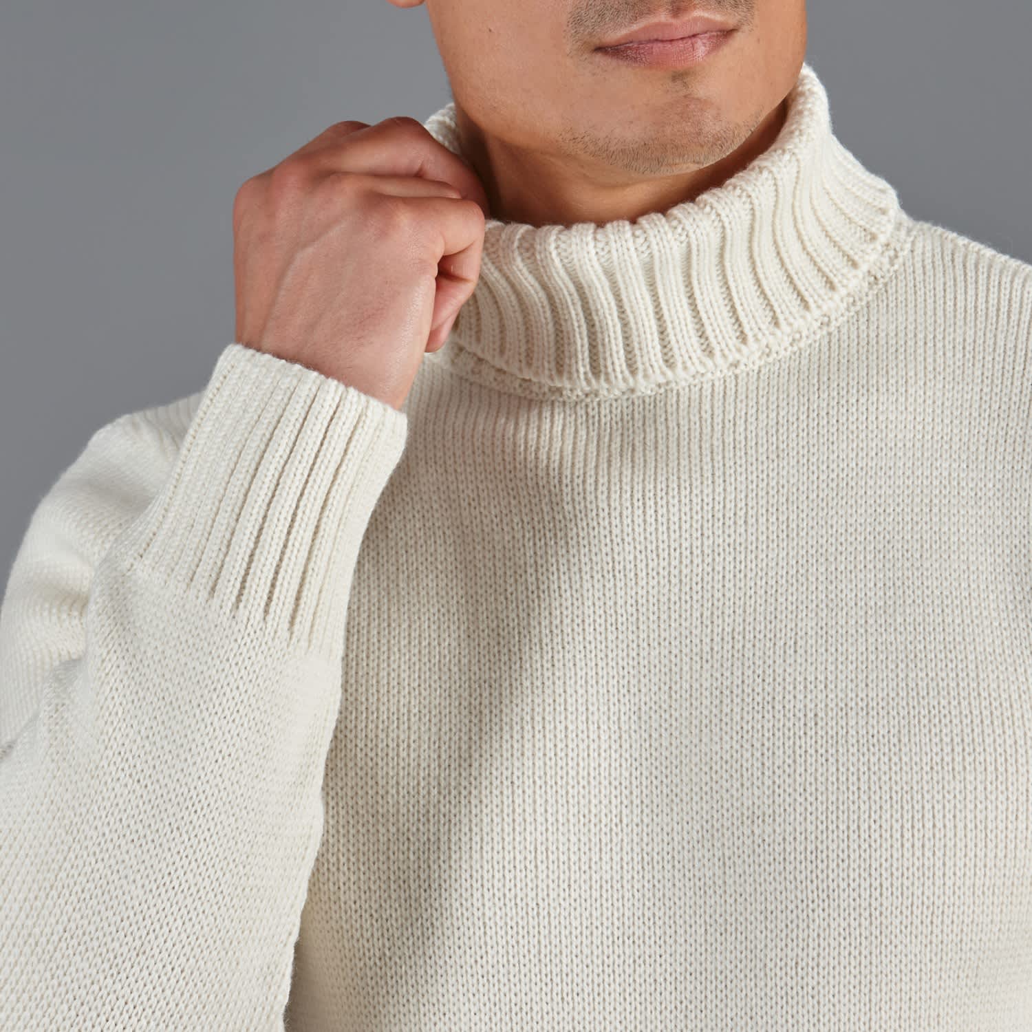 The Fitted Submariner Lloyd Roll Neck Merino Wool Jumper - Ecru