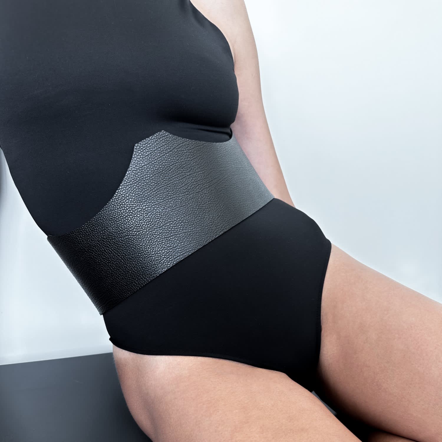 wide-under-bust-corset-leather