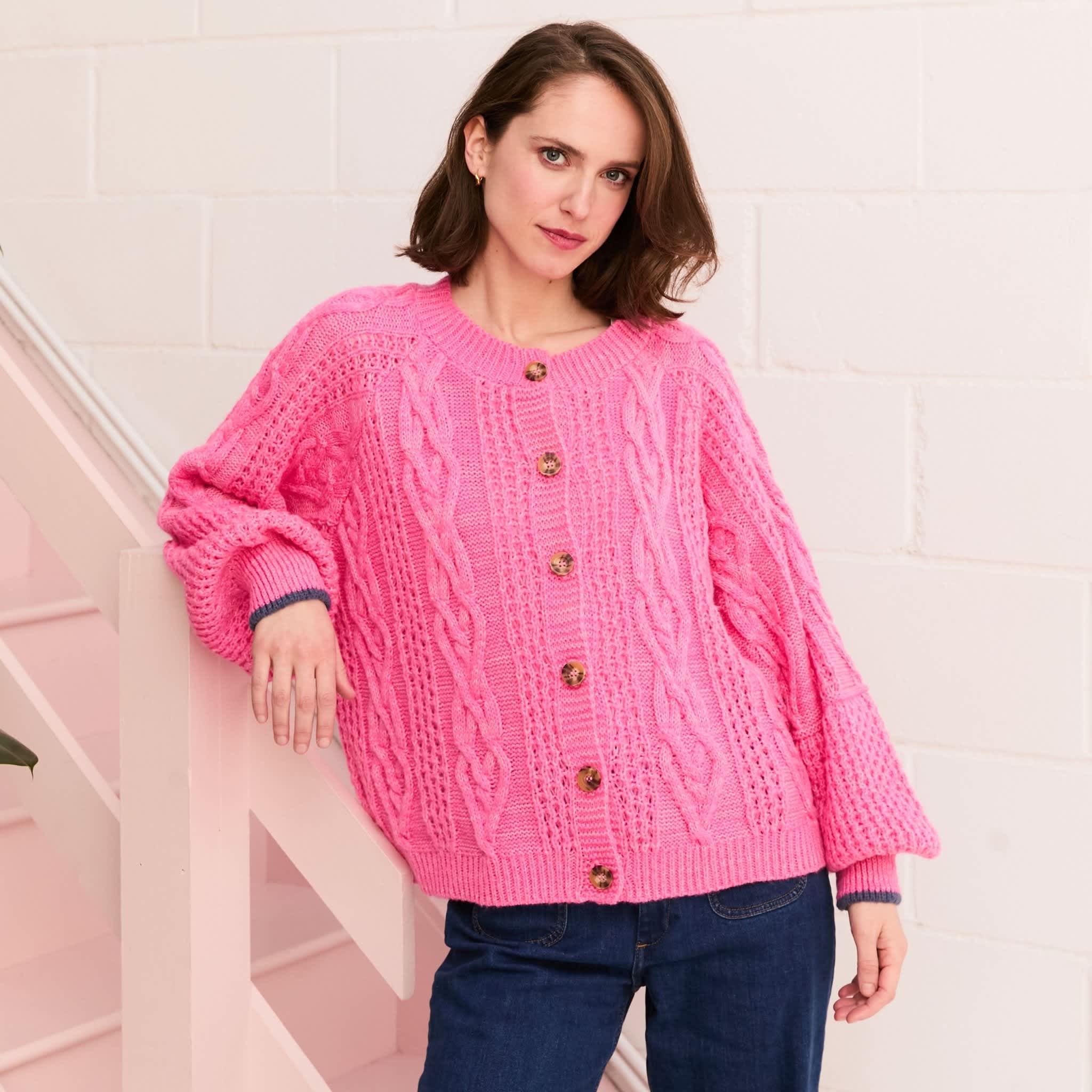 【送料&関税込】Bottega Veneta Pink Chenille Cardigan authentic Bottega Veneta 2022 Alphabet Chenille Cardigan Pink