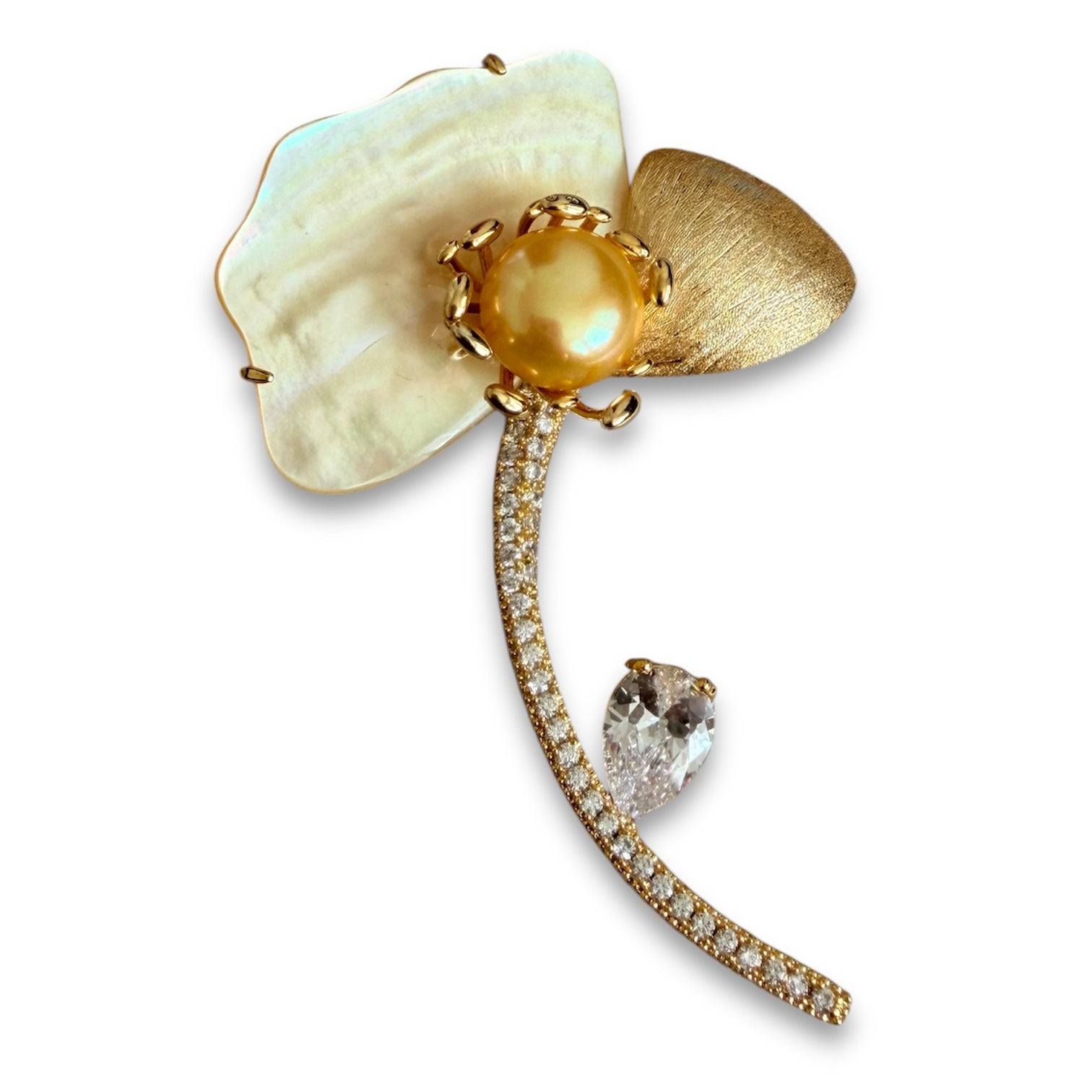 Women's Soleil Golden Pearl Brooch | Ninemoo
