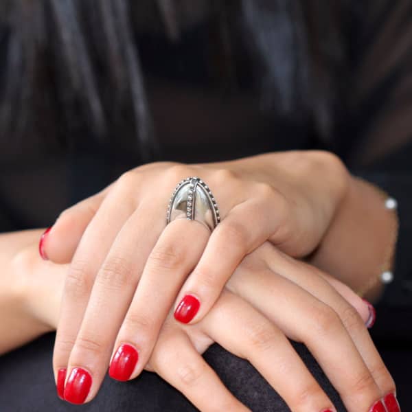 GUCCI WOMEN'S TRIBAL EGG RING - SILVER