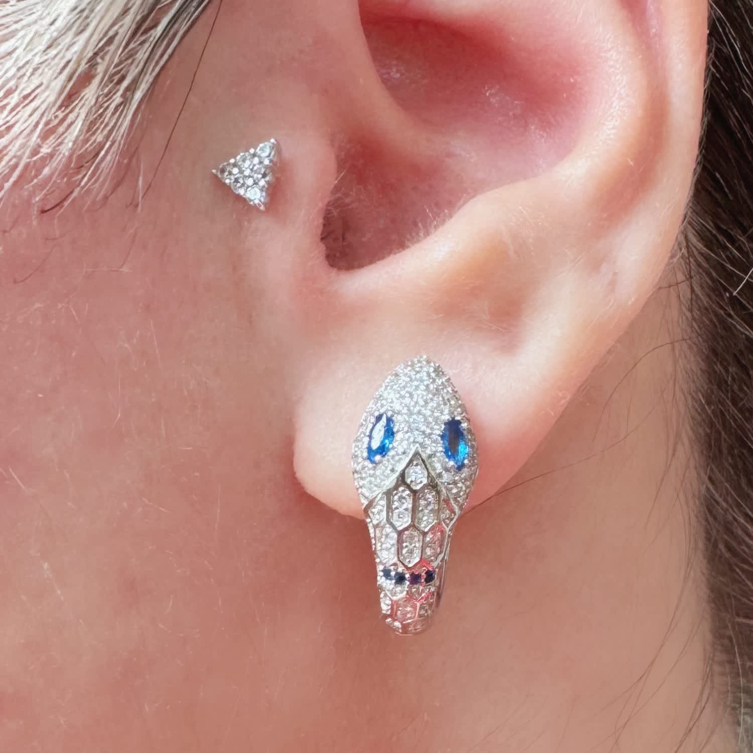 アクセサリー Hirotaka Sapphire Eye Snake Earring SNAKE KNOT Sapphire Eye Earring