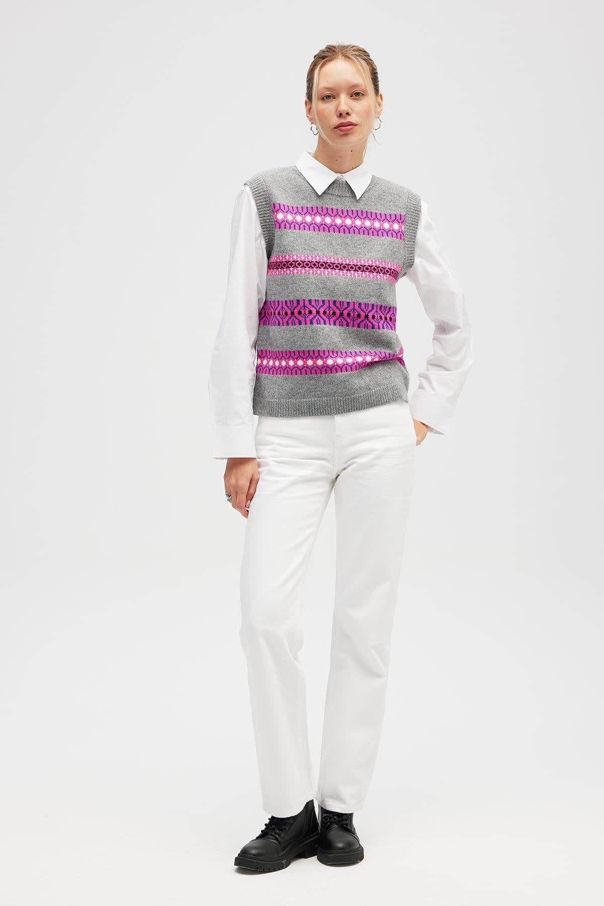 Simone Jaquard Knit Vest In Grey Melange Multi | Peraluna | Wolf